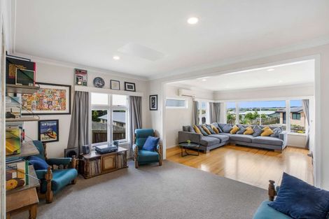 Photo of property in 3 Trosk Place, Waiuku, 2123