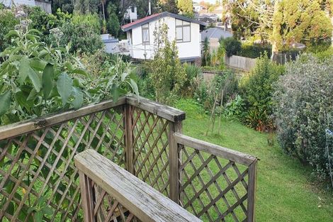 Photo of property in 16 Kemp Road, Massey, Auckland, 0614