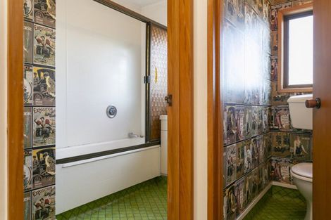 Photo of property in 60 Invergarry Road, Hilltop, Taupo, 3330