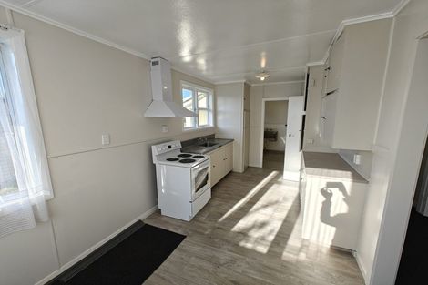 Photo of property in 12 Douglas Crescent, Fairfield, Hamilton, 3214