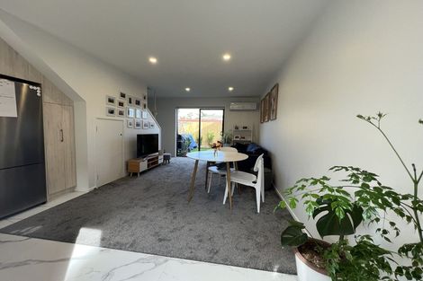 Photo of property in 4/10 Yeovil Road, Te Atatu Peninsula, Auckland, 0610