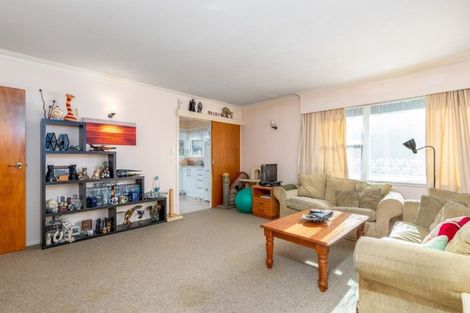 Photo of property in 2/30 Portadown Avenue, Pakuranga Heights, Auckland, 2010