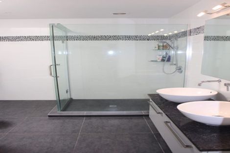 Photo of property in 2/12 Belle Vue Avenue, Northcote Point, Auckland, 0627