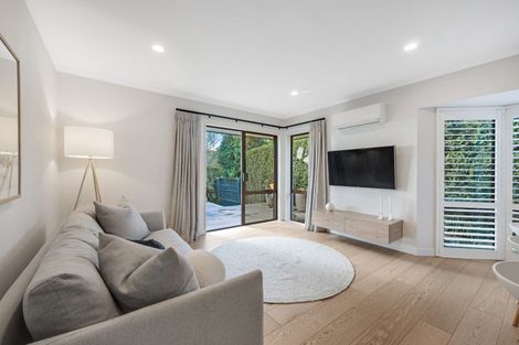 Photo of property in 202 Whitford Road, Shamrock Park, Auckland, 2016