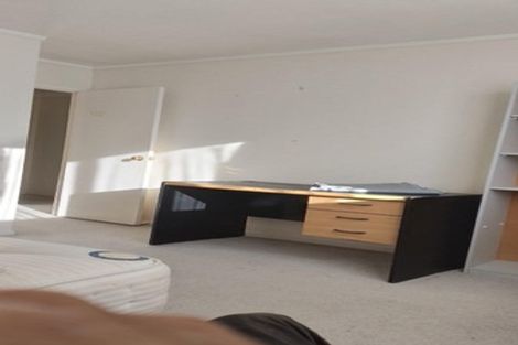 Photo of property in 2/8 Quiet Street, Te Atatu South, Auckland, 0610