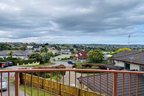 Photo of property in 10 Bonnard Place, West Harbour, Auckland, 0618