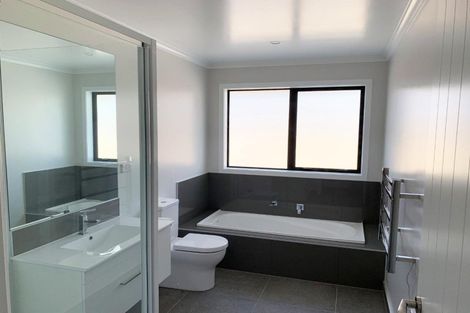 Photo of property in 11 Keerangi Place, Rototuna North, Hamilton, 3210