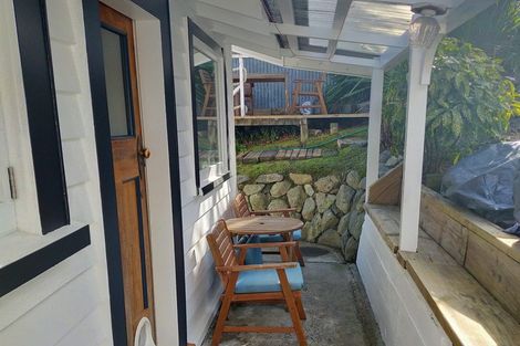 Photo of property in 17a Taranaki Street, Picton, 7220