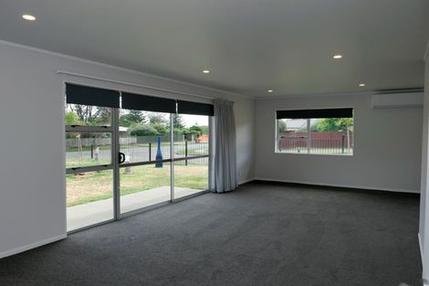 Photo of property in 50 Queens Road, Glen Avon, New Plymouth, 4312