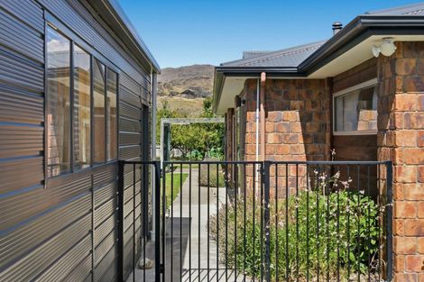 Photo of property in 10 Missy Crescent, Mount Pisa, Cromwell, 9383