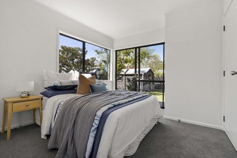 Photo of property in 2/94 Norwood Road, Bayswater, Auckland, 0622