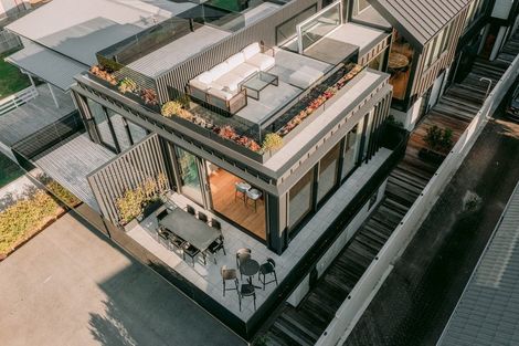 Photo of property in 124 Marine Parade, Mount Maunganui, 3116