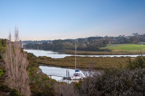 Photo of property in 26 Matheson Road, Red Beach, 0932