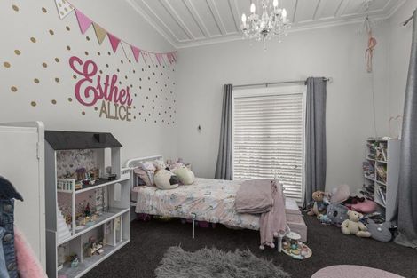 Photo of property in 11 Poole Street, Feilding, 4702