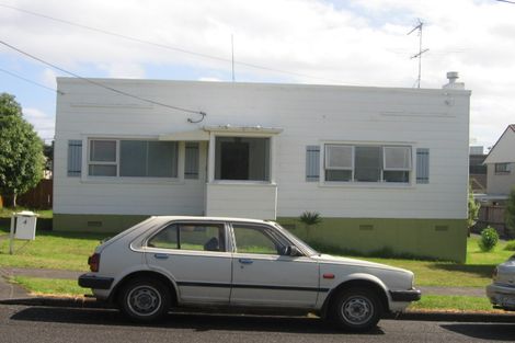 Photo of property in 1/4 Thornton Road, Milford, Auckland, 0620