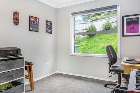 Photo of property in 3 Shoal Place, Whitby, Porirua, 5024
