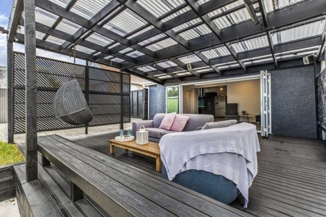 Photo of property in 142 Titirangi Road, New Lynn, Auckland, 0600