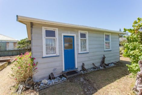 Photo of property in 32 Wainui Street, Koitiata, Whanganui, 4581