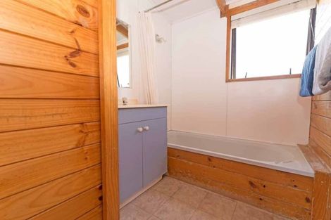 Photo of property in 1/28 Elizabeth Drive, West Harbour, Auckland, 0618