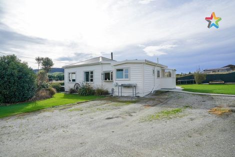 Photo of property in 22 Buckingham Street, Tokanui, 9884