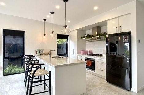 Photo of property in 10 Tangaroa Place, Poike, Tauranga, 3112