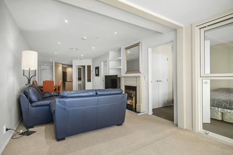 Photo of property in 4e/5 Kent Terrace, Mount Victoria, Wellington, 6011