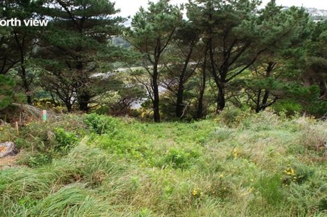 Photo of property in 9 Cirrus Close, Newlands, Wellington, 6037