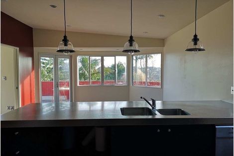 Photo of property in 657 Beach Road, Rothesay Bay, Auckland, 0630