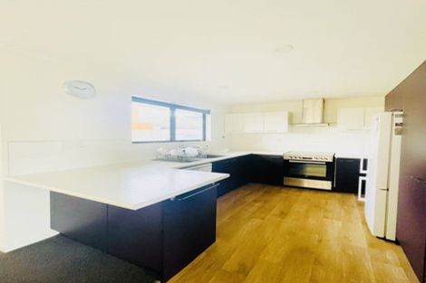 Photo of property in 70a Hobsonville Road, West Harbour, Auckland, 0618