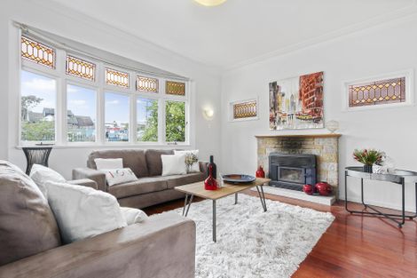 Photo of property in 9 Hutchinson Avenue, New Lynn, Auckland, 0600