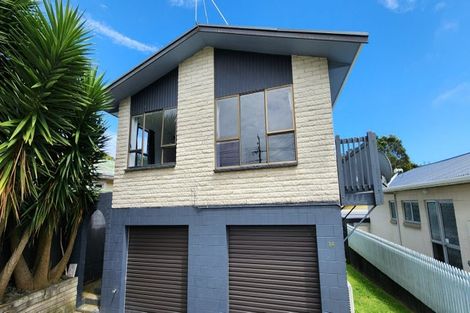 Photo of property in 84 Pioneer Road, Moturoa, New Plymouth, 4310