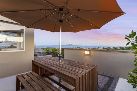 Photo of property in 27a Peter Terrace, Castor Bay, Auckland, 0620