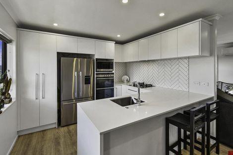 Photo of property in 77 Calluna Crescent, Totara Heights, Auckland, 2105