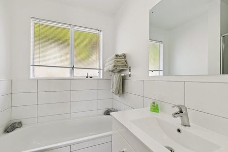 Photo of property in 56 Fyvie Avenue, Tawa, Wellington, 5028