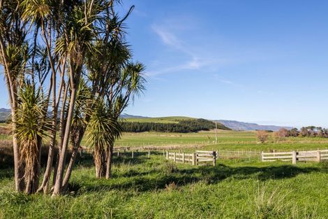 Photo of property in 32 Whangaimoana Beach Road, Whangaimoana, Pirinoa, 5772