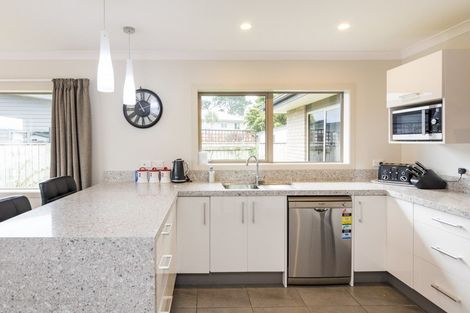 Photo of property in 27 Oak Crescent, Ashhurst, 4810