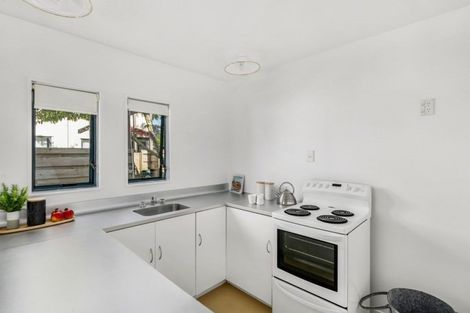 Photo of property in 2/74 Waiwhetu Road, Waiwhetu, Lower Hutt, 5010