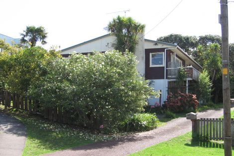 Photo of property in 4 The Esplanade, Campbells Bay, Auckland, 0630