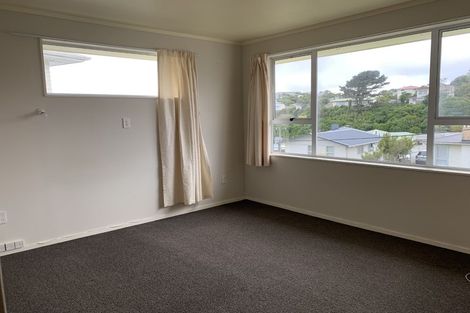 Photo of property in 4 Barclay Street, Newlands, Wellington, 6037