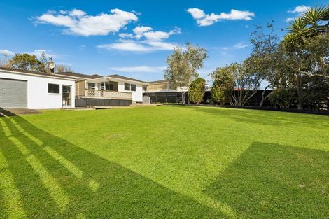 Photo of property in 33 Sunvue Road, Glen Eden, Auckland, 0602