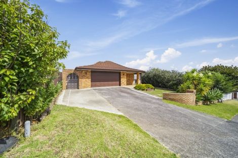 Photo of property in 94 Dalwhinnie Parade, Highland Park, Auckland, 2010