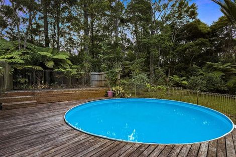 Photo of property in 16 Napuka Road, Henderson Valley, Auckland, 0612