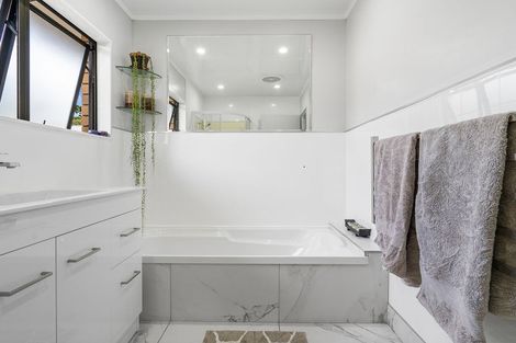 Photo of property in 12 Third Avenue, Avenues, Whangarei, 0110