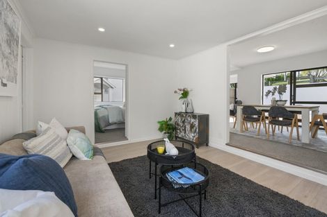 Photo of property in 226 East Coast Road, Forrest Hill, Auckland, 0620