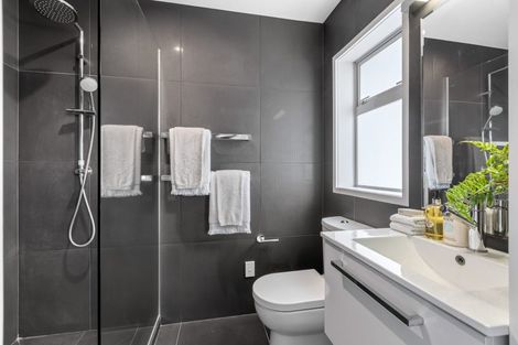 Photo of property in 1/127 Churchill Road, Rothesay Bay, Auckland, 0630