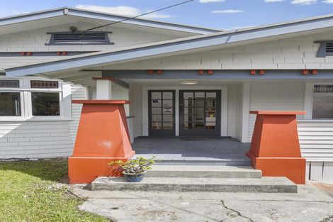 Photo of property in 9 Hutchinson Avenue, New Lynn, Auckland, 0600