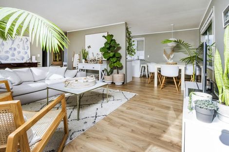 Photo of property in 1/348 Glenfield Road, Glenfield, Auckland, 0629