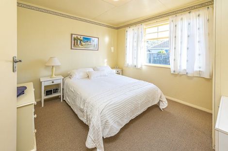 Photo of property in 10 Porritt Street, Saint Johns Hill, Whanganui, 4500