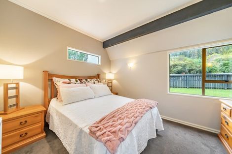 Photo of property in 458 Stokes Valley Road, Stokes Valley, Lower Hutt, 5019