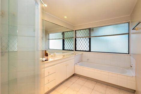 Photo of property in 20 Gillard Place, Eastern Beach, Auckland, 2012